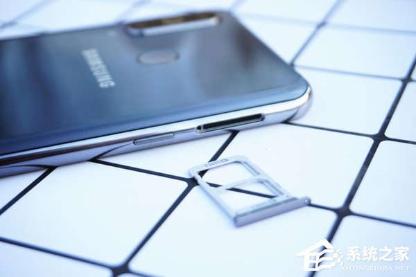 Galaxy A8s手机值得买吗？三星A8s手机上手体验评测